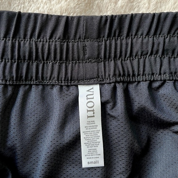 NWT Vuori Clementine Short Charcoal Twill Size S - Picture 7 of 8